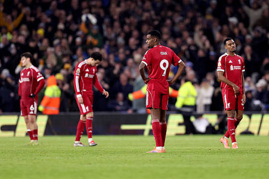 Hòa Leeds 3-3: Bi kịch phút 90+6 phơi bày khủng hoảng Liverpool