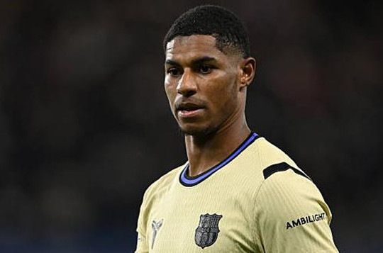 PSG tính đổi người lấy Rashford, MU ra phán quyết vụ Zirkzee