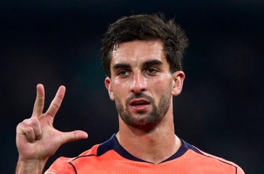 Ferran Torres lập hat-trick, Barcelona thắng Betis 5-3