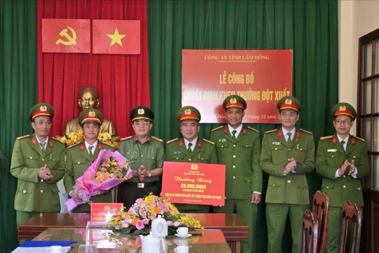 Giám đốc Công an tỉnh Lâm Đồng thưởng nóng thành tích phá nhanh vụ trộm tài sản của Hoa hậu Mexico