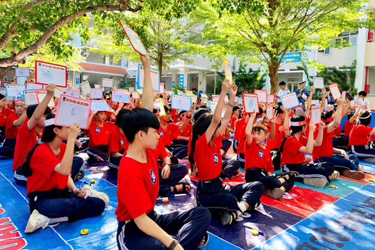 Khơi dậy tình yêu biển, đảo cho học sinh
