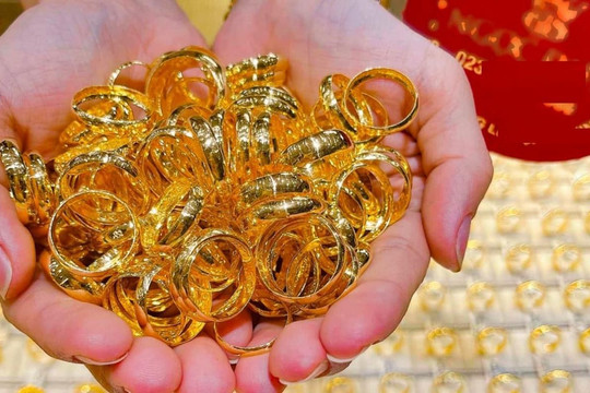 Giá vàng chiều nay 8/12/2025: Giá vàng SJC, giá vàng nhẫn, bảng giá vàng hôm nay chi tiết
