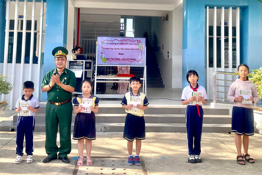 Bồi đắp truyền thống yêu nước cho học sinh