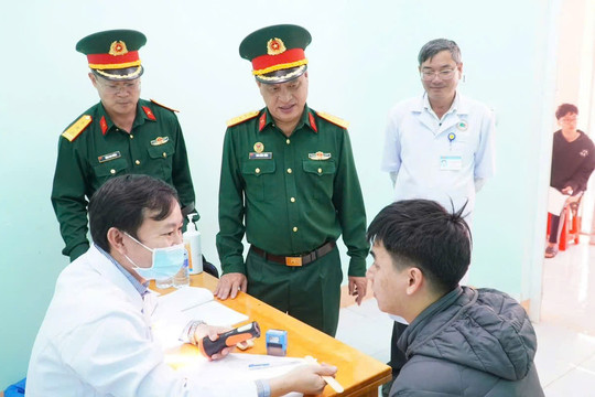 Kiểm tra khám tuyển nghĩa vụ quân sự tại khu vực phía Tây Lâm Đồng