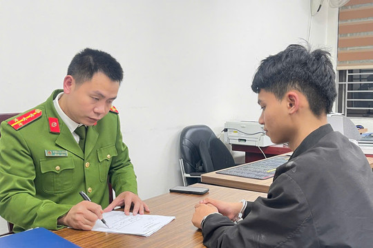 Thanh Hoá: Khởi tố, bắt tạm giam 02 đối tượng cướp xe máy với thủ đoạn manh động