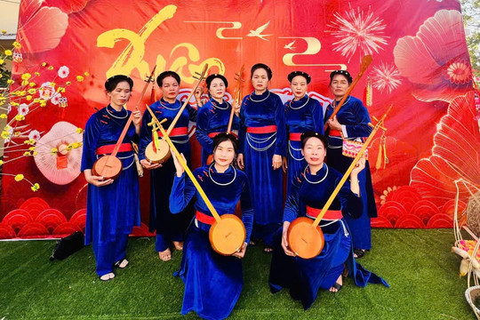 Người “giữ lửa” nhịp then