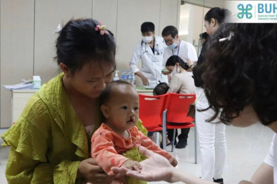 Chương trình phẫu thuật nụ cười miễn phí cho trẻ em có dị tật khe hở môi-vòm miệng diễn ra tại Đắk Lắk