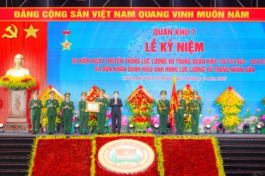 Quân khu 7 đón nhận danh hiệu Anh hùng Lực lượng vũ trang Nhân dân