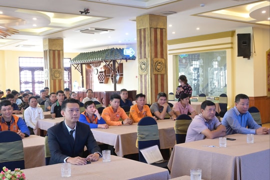 Bồi dưỡng nghiệp vụ cho lái xe và nhân viên phục vụ du lịch