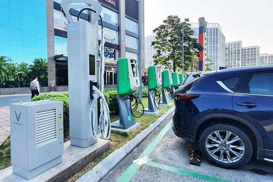 Quy định mới về giá bán lẻ điện cho sạc xe điện