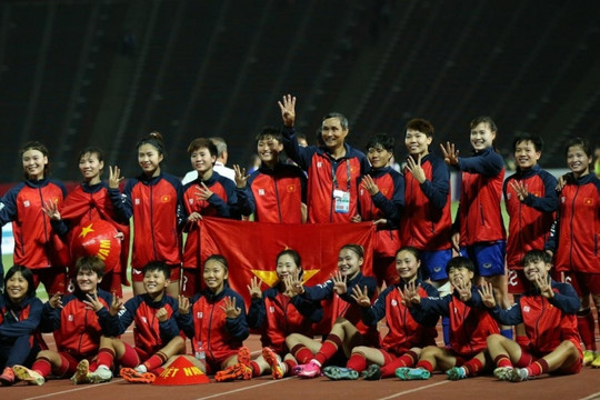 ĐT nữ Việt Nam: Ký ức HCV SEA Games 32 sau trận thua Philippines