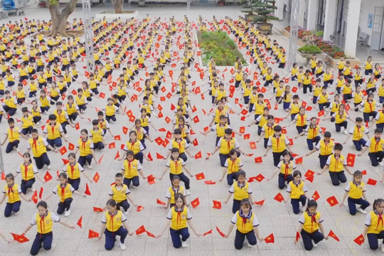 Sôi nổi hội thi Múa - hát sân trường