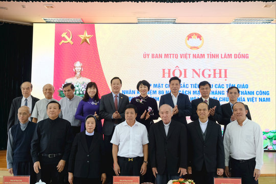 Ðồng bào Công giáo đồng hành cùng dân tộc