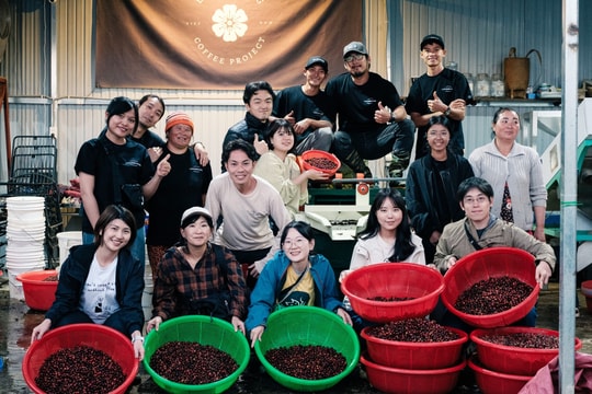 Người K’ho đưa hạt cà phê ra thế giới