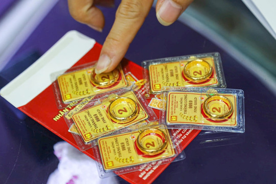 Cập nhật giá vàng trưa hôm nay 11/12/2025: Giá vàng SJC, giá vàng 24k 9999, giá vàng nhẫn, vàng thế giới