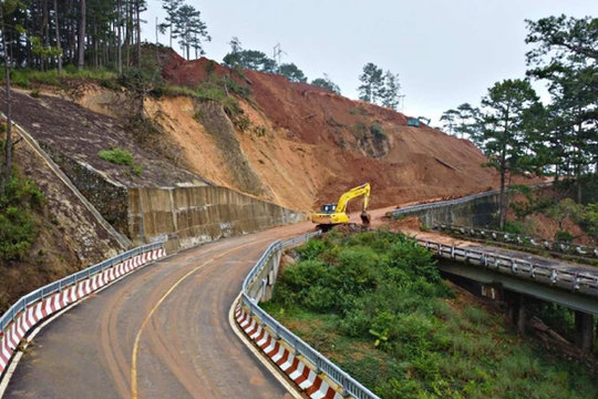 Thông xe đèo D’ran, các cửa ngõ vào Lâm Đồng cơ bản thông suốt