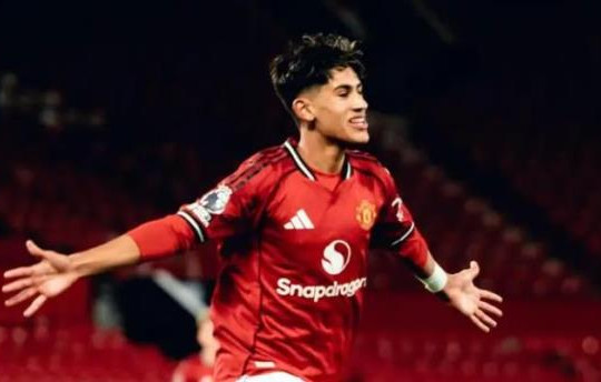 JJ Gabriel: 'Kid Messi' 15 tuổi phá kỷ lục lịch sử Man Utd