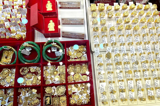 Giá vàng hôm nay 13/12/2025: Giá vàng SJC, vàng nhẫn trong nước, vàng thế giới
