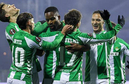 Real Betis hạ gục Dinamo Zagreb 3-1 sau 7 phút bùng nổ