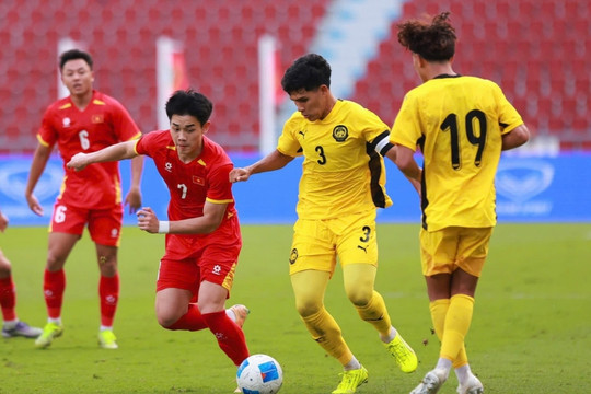 U22 Việt Nam vào bán kết SEA Games, lập kỷ lục 10 trận toàn thắng Malaysia