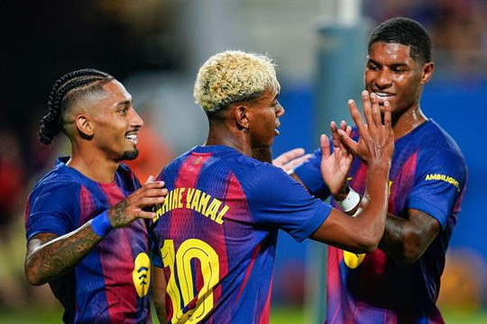Sức mạnh Barcelona: 19 bàn/5 trận và 'cơn đau đầu' của Flick