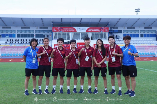 ĐT nữ Việt Nam làm quen sân mới, sẵn sàng cho bán kết SEA Games