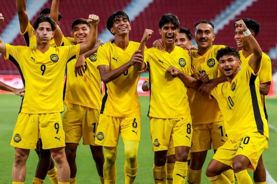 Malaysia vào bán kết SEA Games 33 sau màn 'thoát hiểm' ngoạn mục