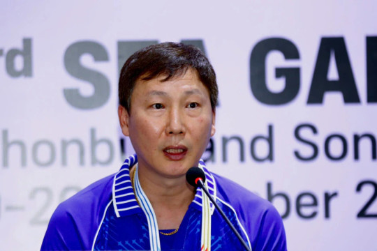 Họp báo trước trận bán kết SEA Games: HLV Kim Sang-sik quyết tâm giành chiến thắng