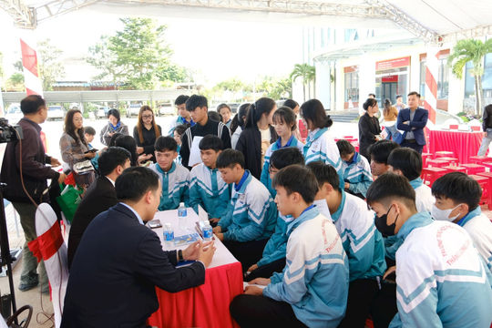 Kết nối cung - cầu lao động qua phiên giao dịch việc làm tại Nam Ban Lâm Hà