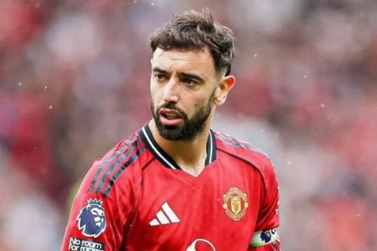 MU sẵn sàng bán đội trưởng Fernandes với giá 70 triệu bảng
