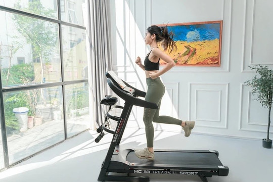Nên mua xe đạp tập thể dục hay máy chạy bộ?