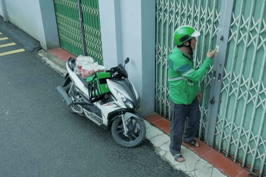 Gia đình trái dấu tập 7: Ông Phi xử lý khách, đối mặt nợ nần