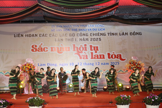 Lễ hội Cồng chiêng - Nơi sắc màu văn hóa cùng hòa nhịp