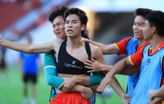 U22 Việt Nam vào chung kết SEA Games sau 2 bàn thắng phút cuối