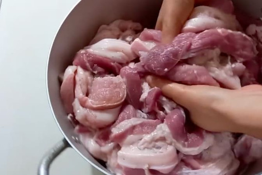 Cách ướp thịt gói bánh chưng đậm vị, thơm ngon chuẩn Tết