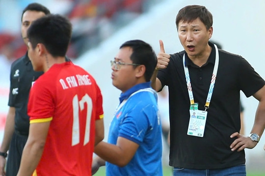 Dấu ấn HLV Kim Sang-sik: U22 Việt Nam hạ Philippines phút cuối