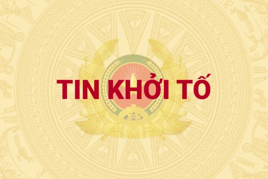Khởi tố đối tượng đẩy Cảnh sát giao thông vào đầu xe tải về tội giết người