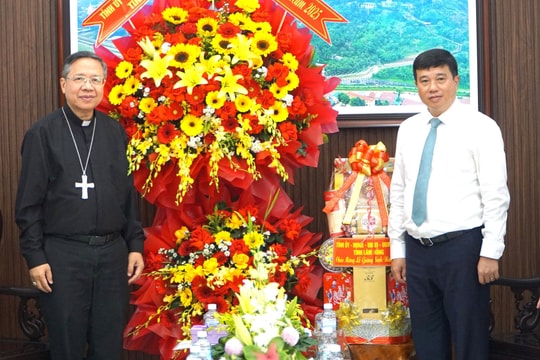 Thường trực Tỉnh ủy Lâm Đồng thăm Tòa Giám mục Phan Thiết