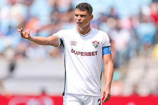 Liverpool tính chiêu mộ Thiago Silva, Ramos giải cứu hàng thủ