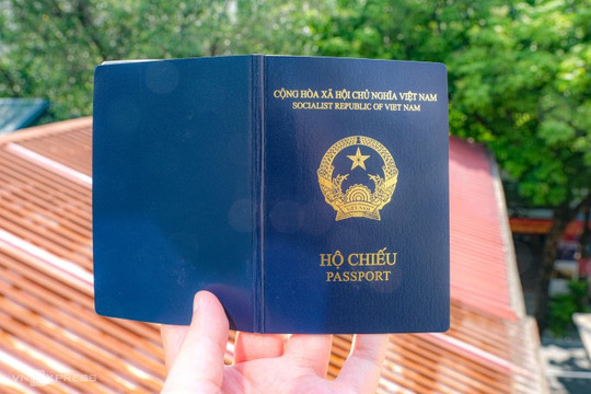 Hộ chiếu Việt Nam tăng hạng, miễn visa tới 50 quốc gia
