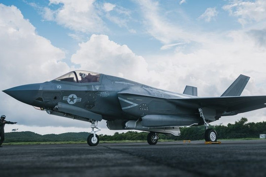 Mỹ triển khai F-35A và Growler tới Caribe về Venezuela