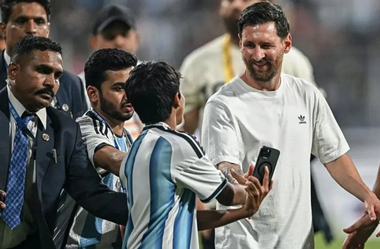 Chuyến du đấu của Messi tại Ấn Độ: Kỳ vọng và thất vọng