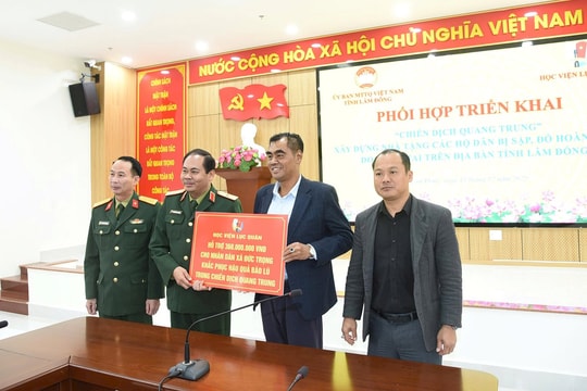 Học viện Lục quân hỗ trợ 3 hộ dân Lâm Đồng dựng lại nhà sau bão lũ