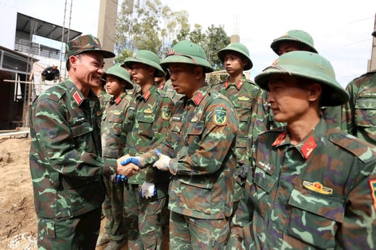 Quân khu 7 động viên các lực lượng tham gia “Chiến dịch Quang Trung” ở Lâm Đồng