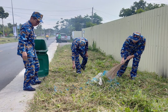 Tiến Thành vệ sinh môi trường bằng hành động cụ thể