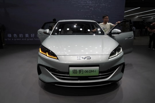 Thị trường ô tô Trung Quốc: Xe sang quốc tế thất thế trước làn sóng nội địa