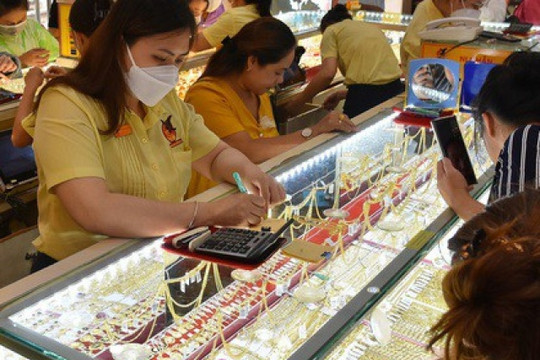 Giá vàng hôm nay 17/12: SJC tăng hơn 600.000 đồng, PNJ đi ngang