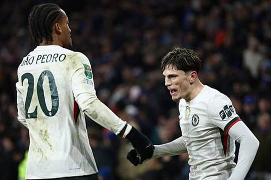 Garnacho lập cú đúp, Chelsea vượt khó vào bán kết Carabao Cup