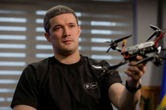 Drone đánh chặn Ukraine 400 km/giờ và cuộc đua UAV