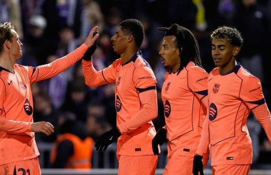 Rashford ghi bàn phút 90, Barcelona vượt khó tại Copa del Rey